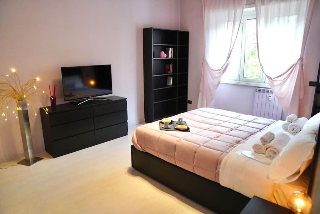 Cipro Pink House *