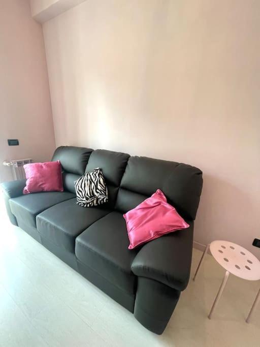 Apartment Cipro Pink House Rom