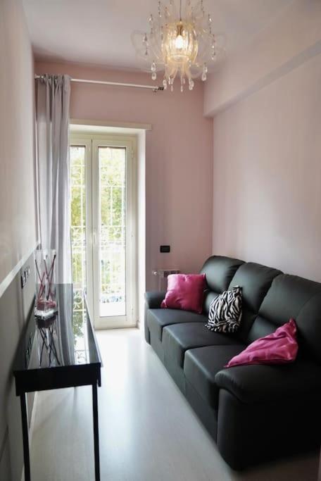 Cipro Pink House * Rom